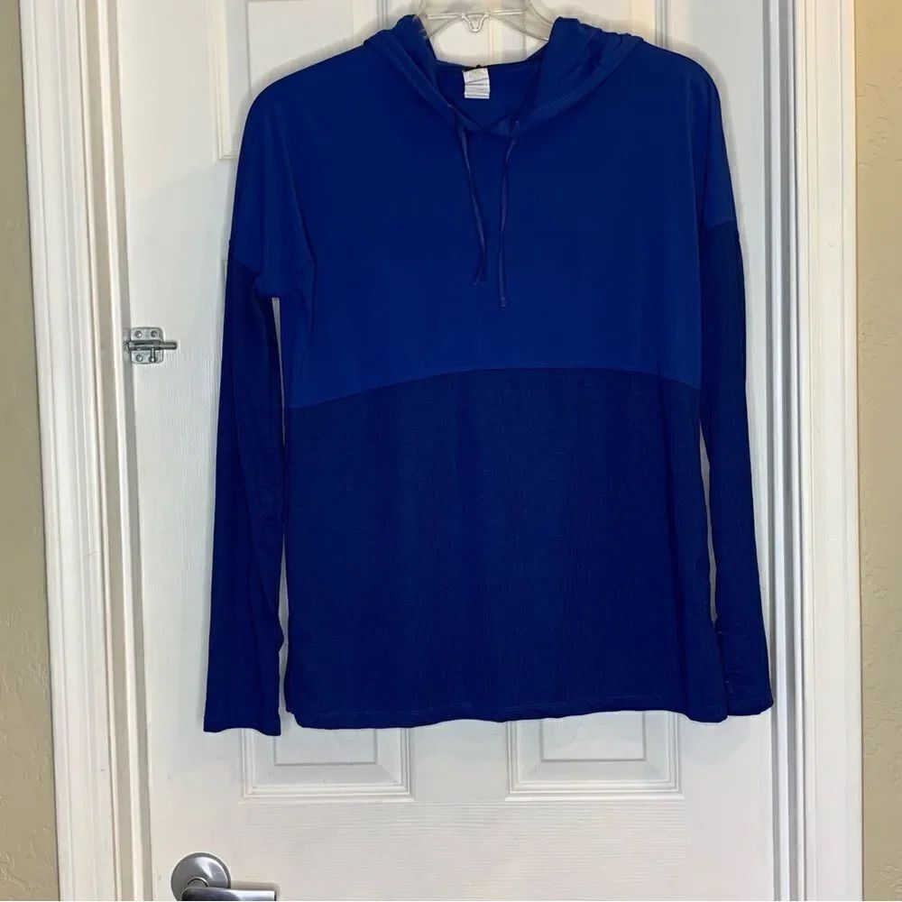 Fabletics Blue Hooded Pullover Size XL - Picture 3 of 9